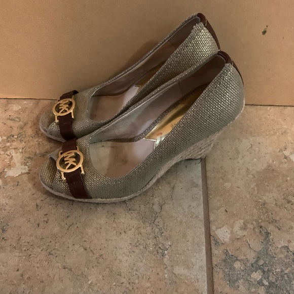 Micheal Kors, wedged heels, preowned - Picture 3 of 5